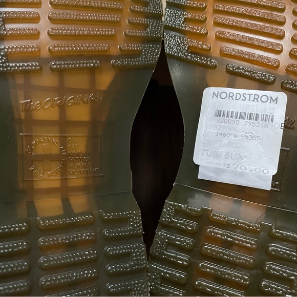 NWT Dr. Martens Women's 1460 Smooth Leather Lace Up Boots Sz 7 Black - Picture 7 of 10